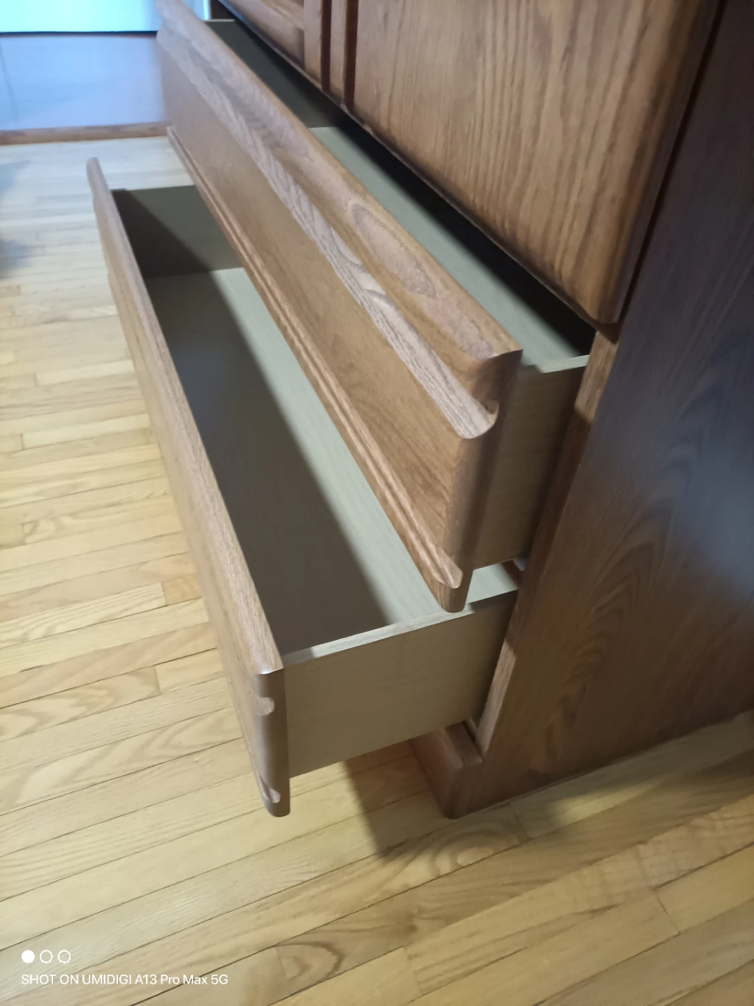Solid Oak Dresser with Cabinet - photo 5