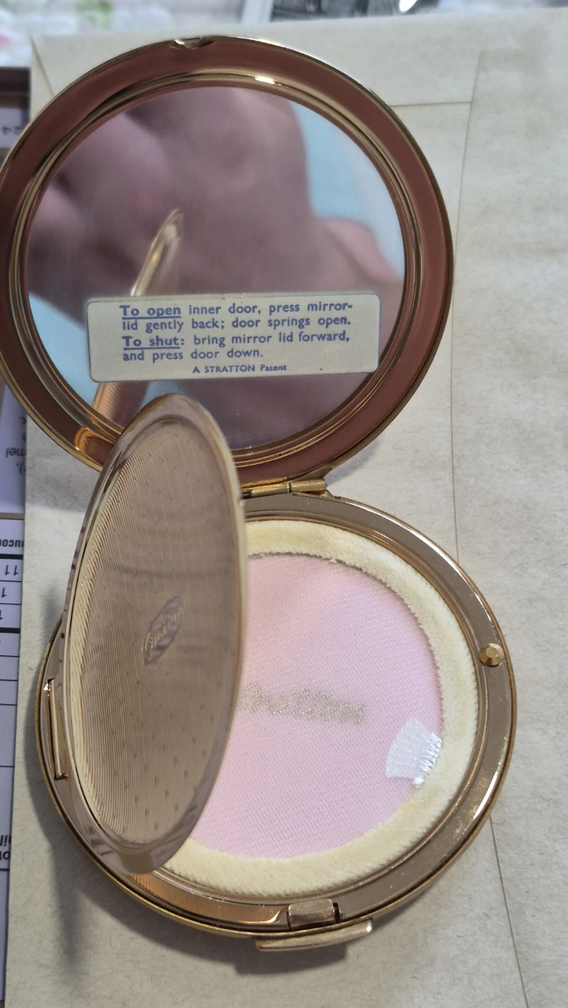 Stratton Compact Powder Case