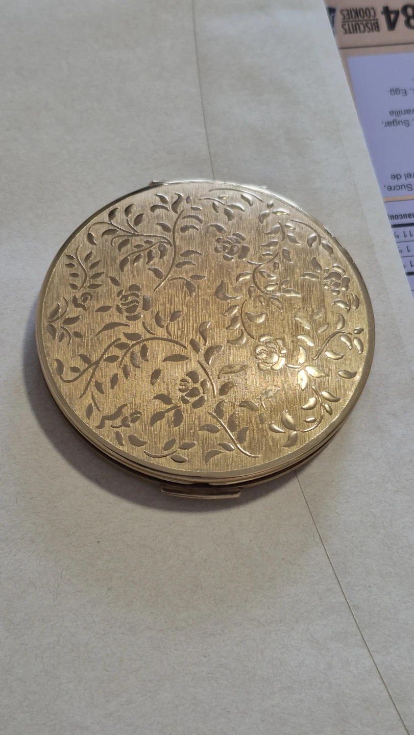 Stratton Compact Powder Case - photo 2
