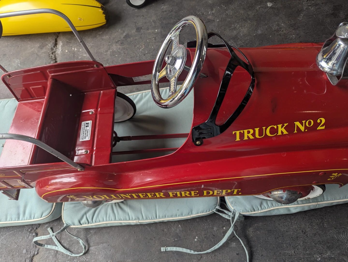 Red Volunteer Fire Dept. Pedal Car - photo 3