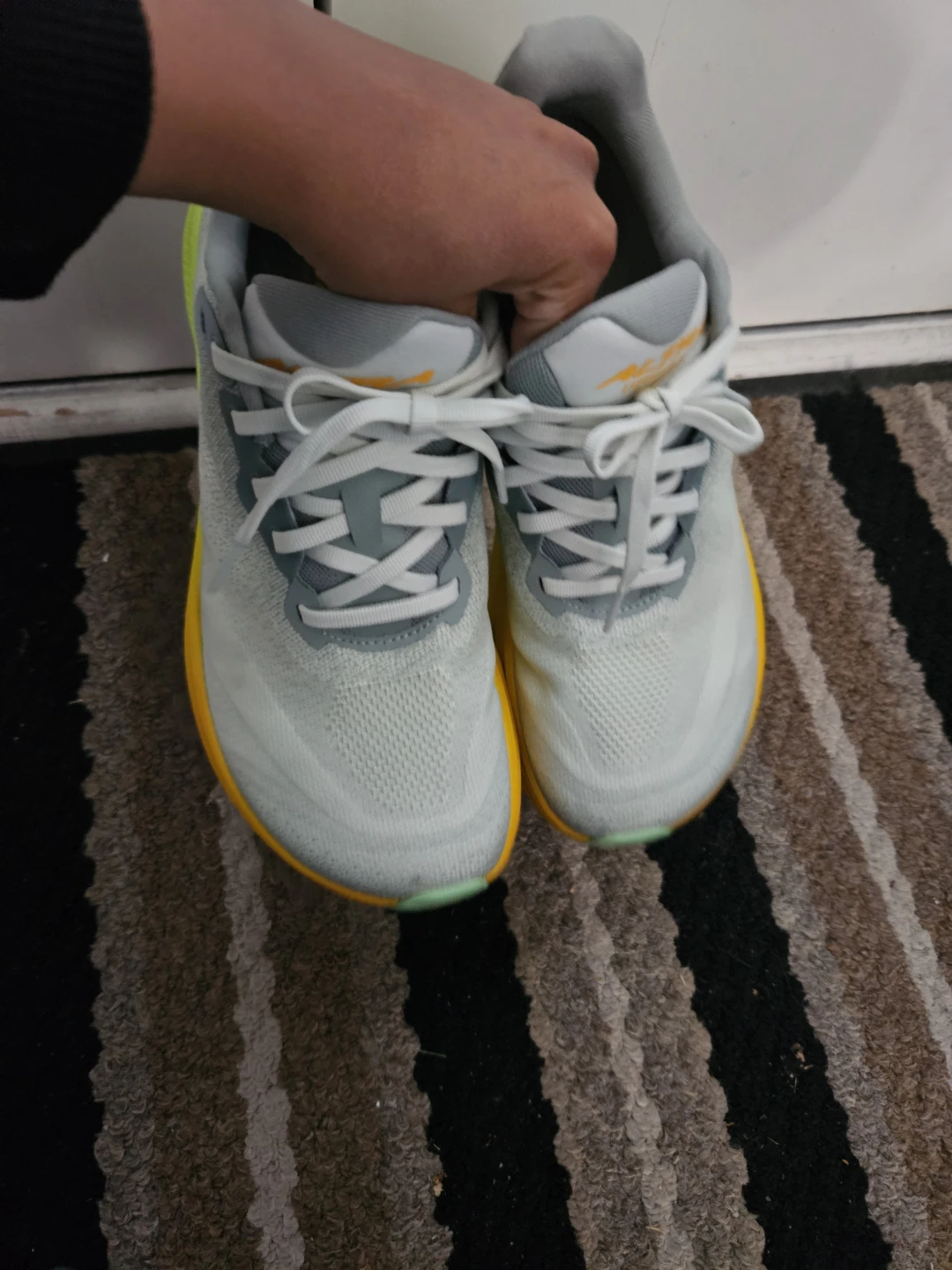 Altra experience flow 3 women's 8.5 grey w