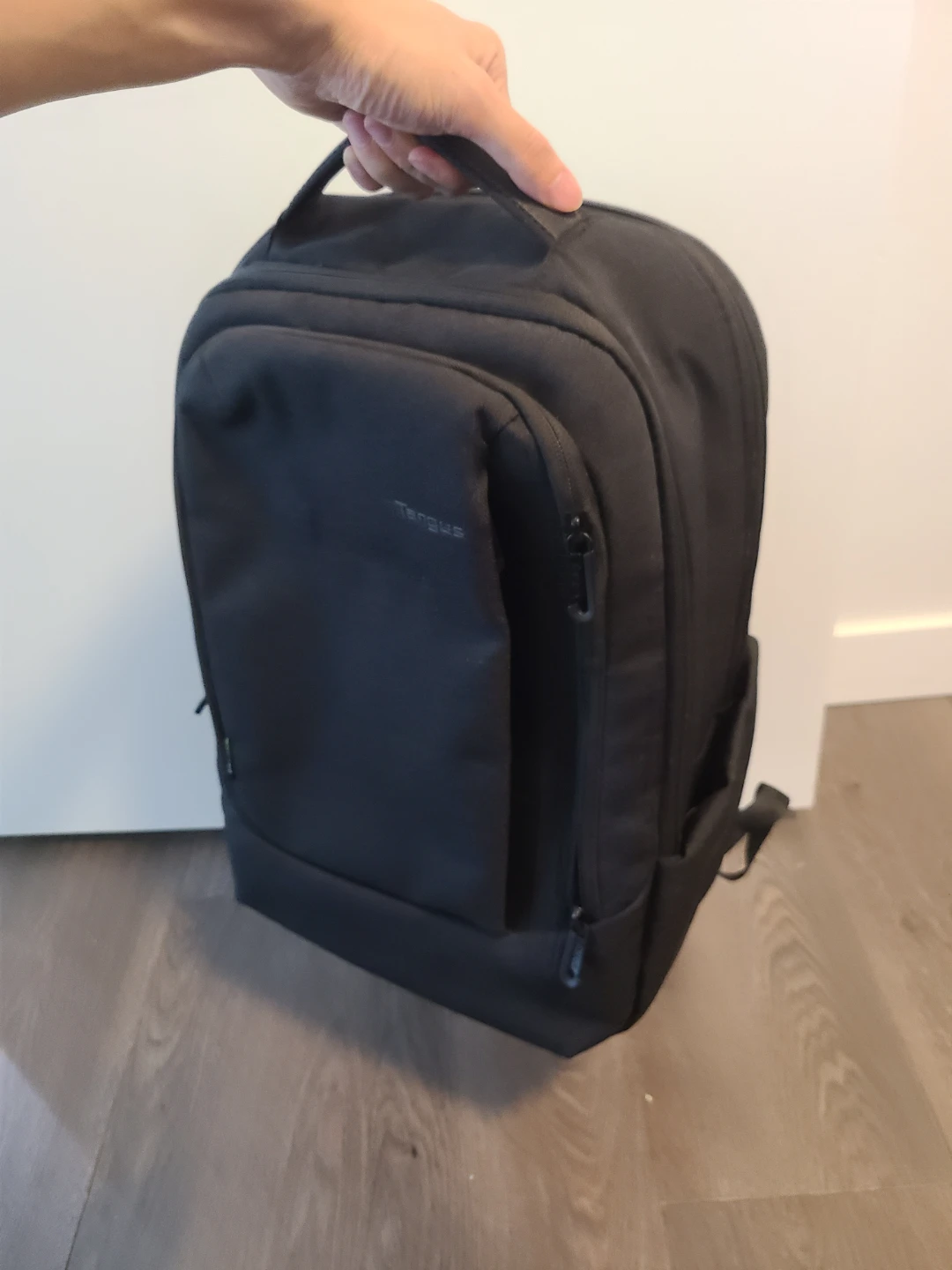 Like New Targus Black Backpack (2 units) - photo 2