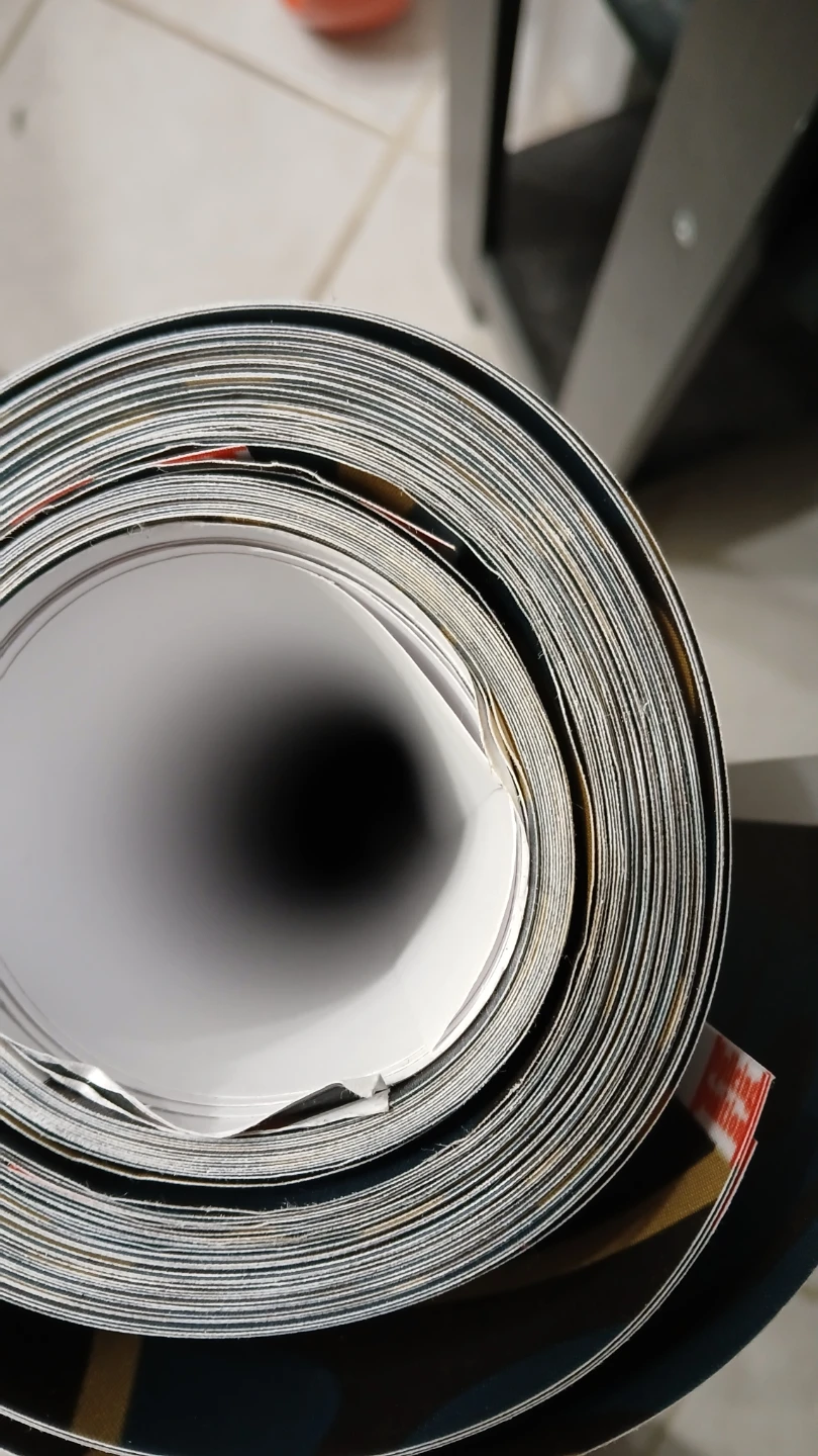 Thick roll of wallpaper for $10.00 - photo 4