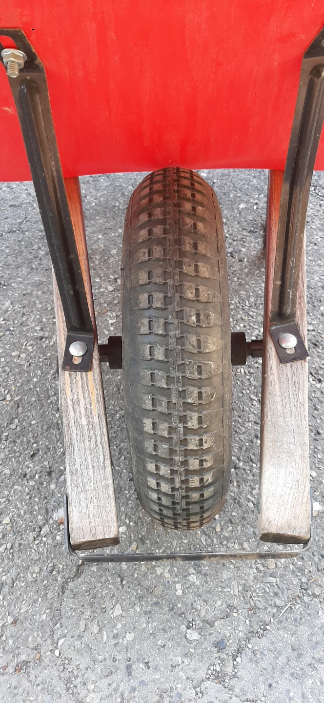 True Temper Premium Red Wheelbarrow - photo 3