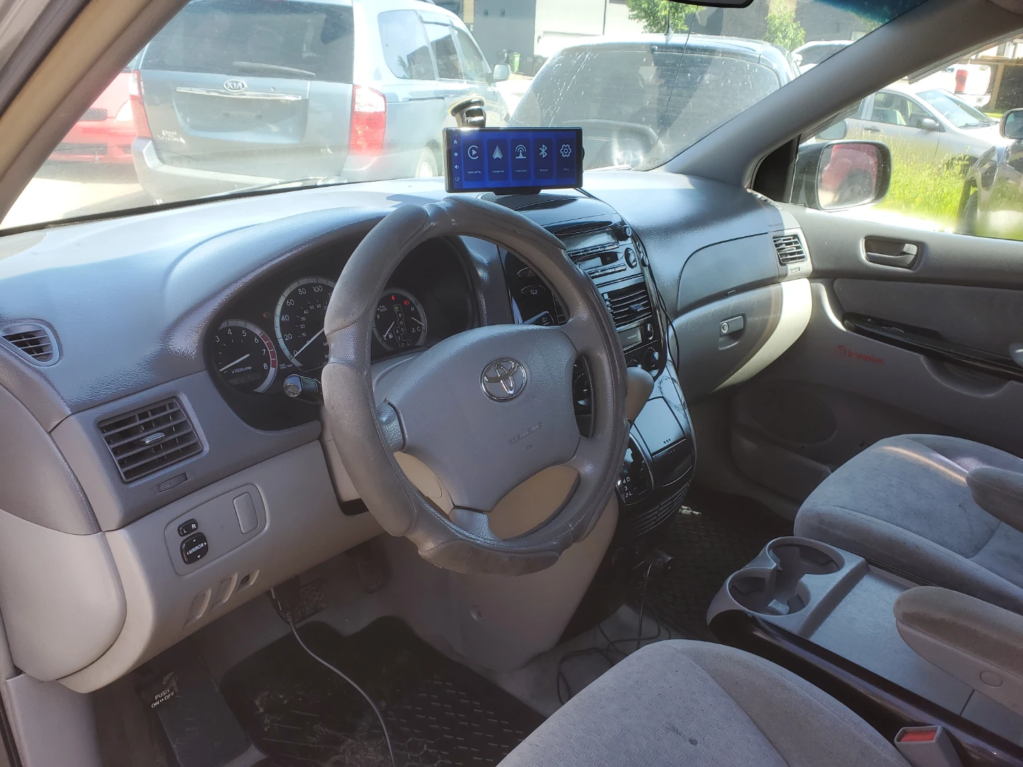 Toyota Sienna Minivan - photo 4