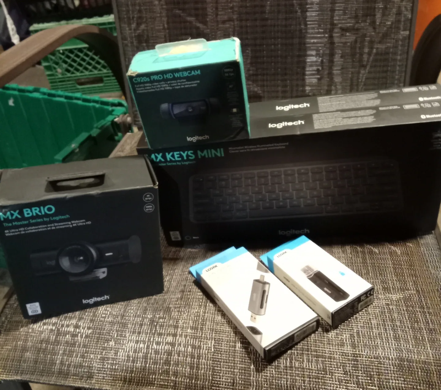 Logitech MX Brio & C920s Pro HD Webcams & MX Keys Mini Keyboard