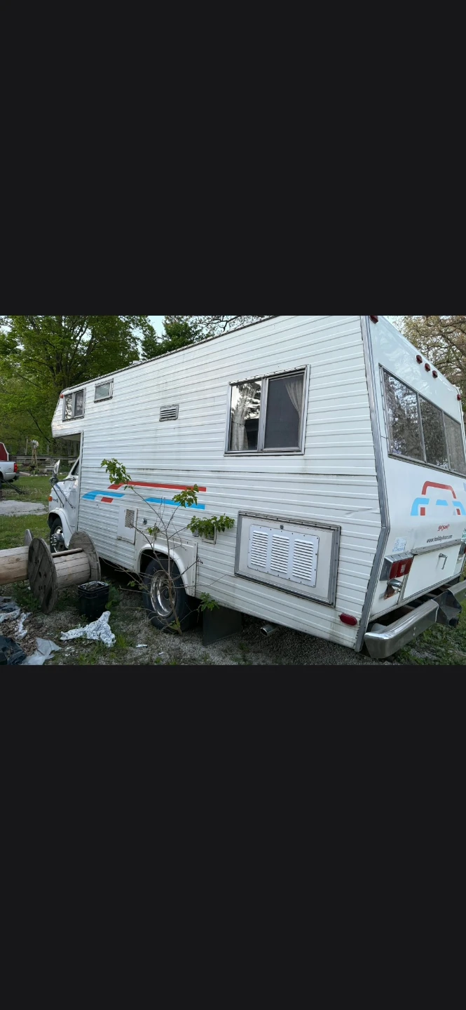 1972 Holiday Rambler Class A Motorhome - photo 3