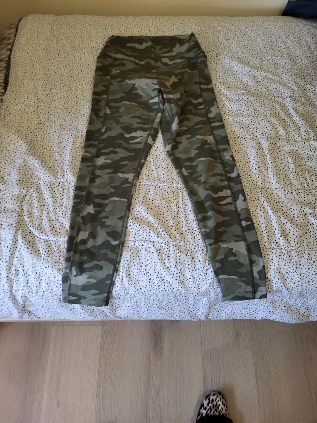 PINK Victoria's Secret Ultimate Camo Leggings Size S - photo 3