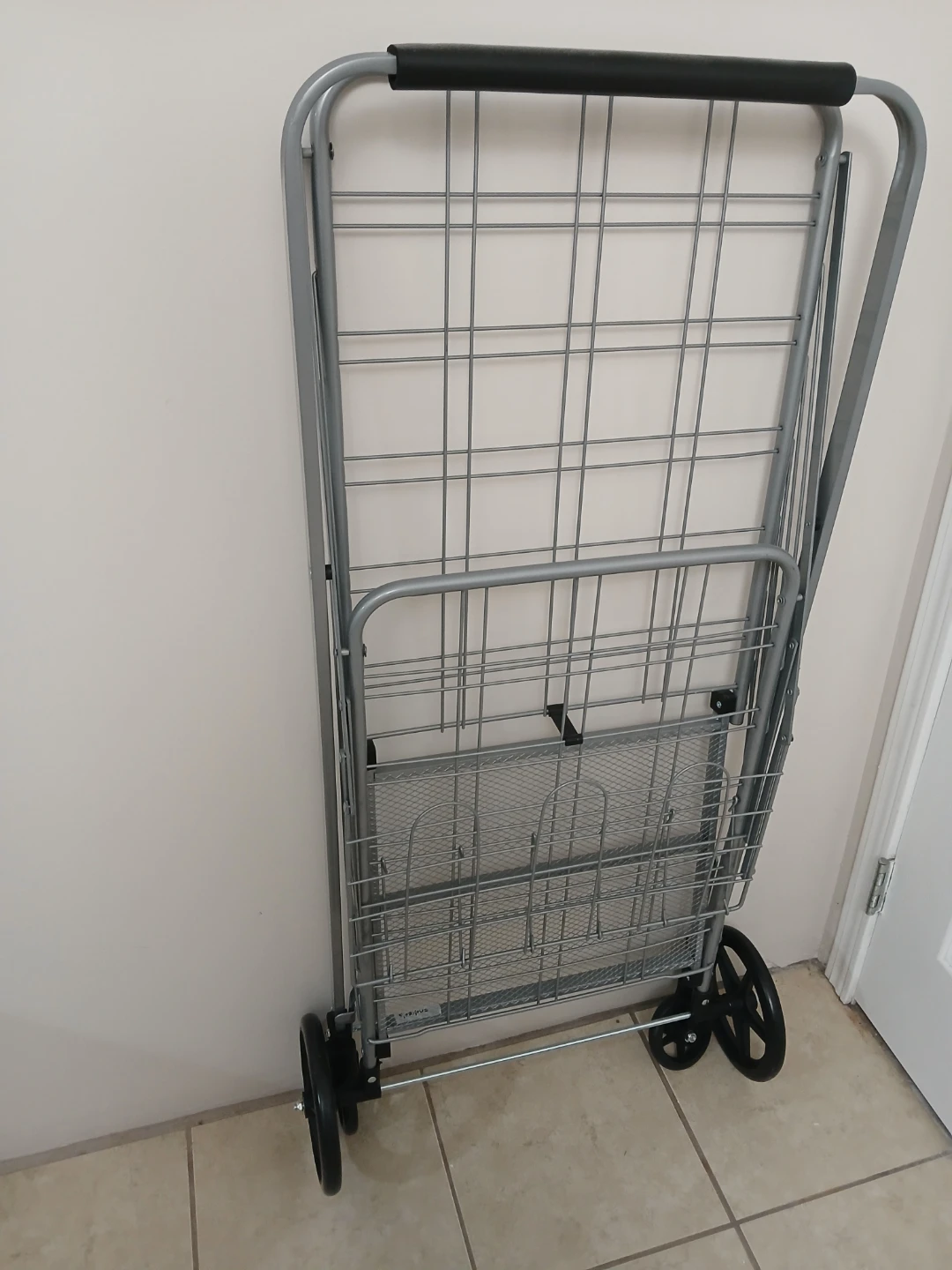 Sturdy High Quality Grocery Cart - photo 3