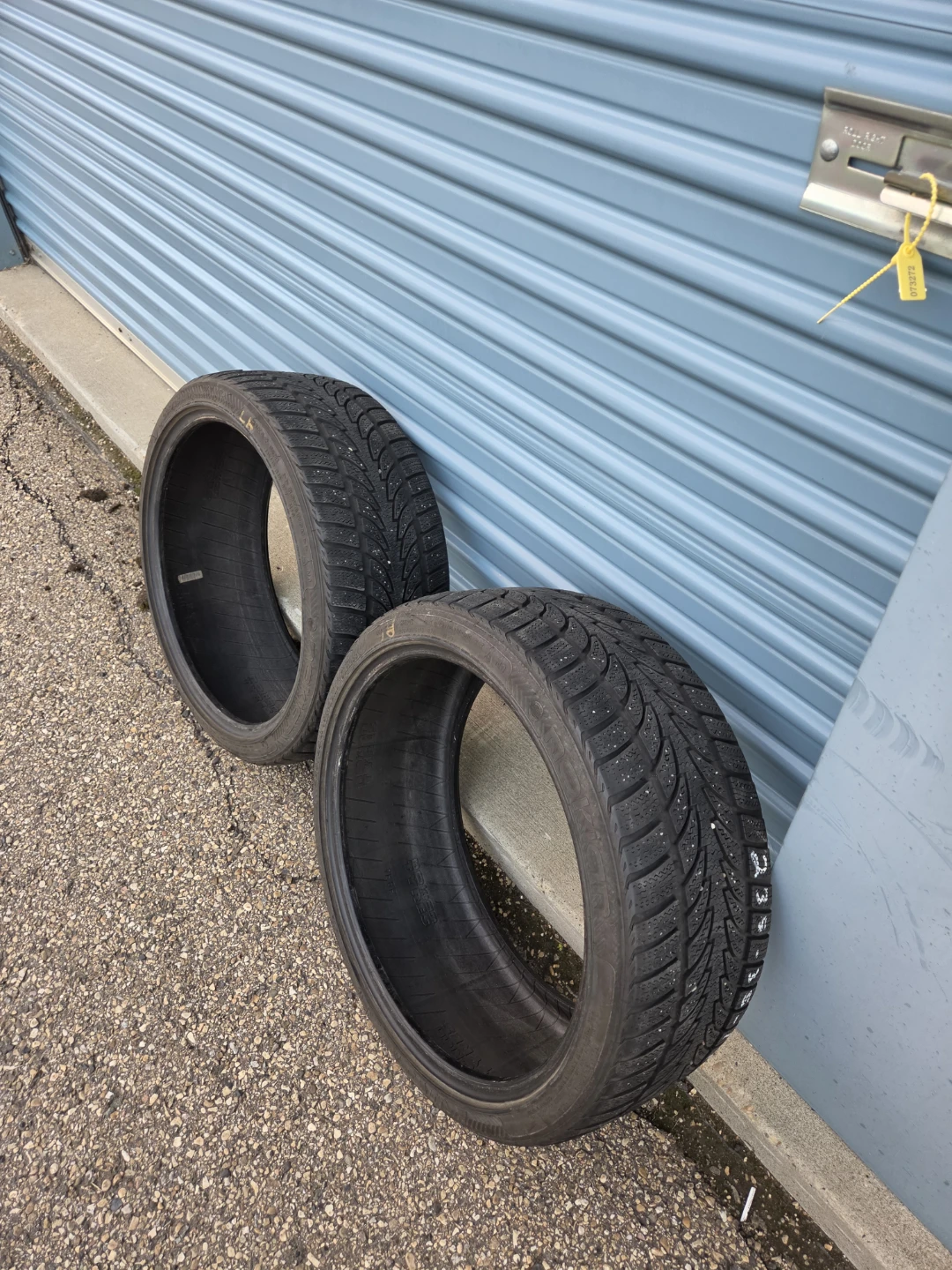 Nokian Hakkapeliitta Winter Tires - 235/35R19