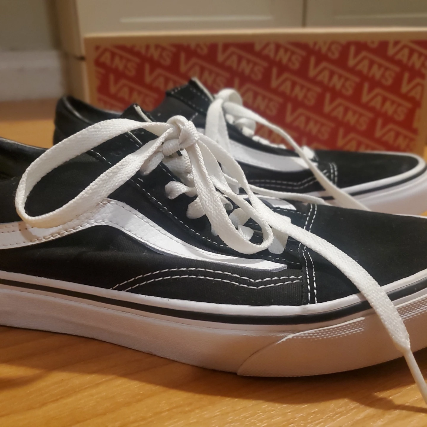 Vans off the wall shoes