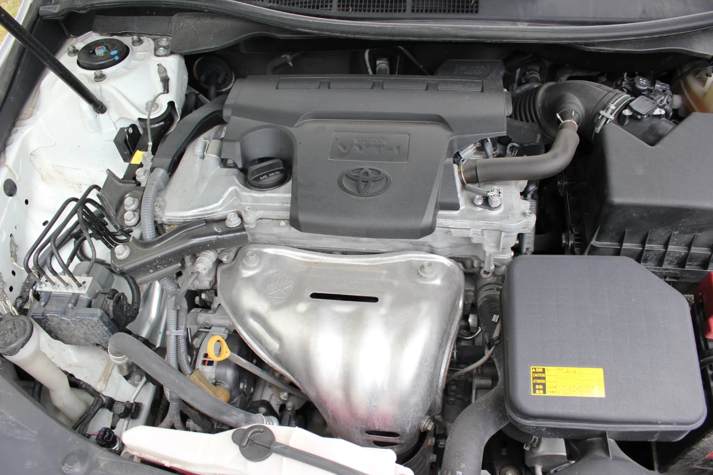 2015 White Toyota Camry SE - photo 5