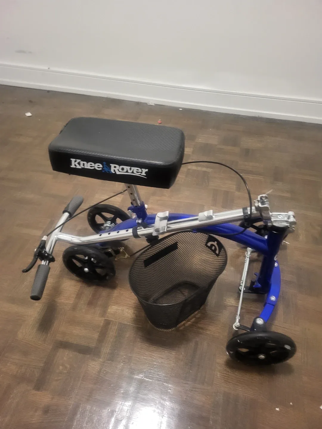 Knee scooter