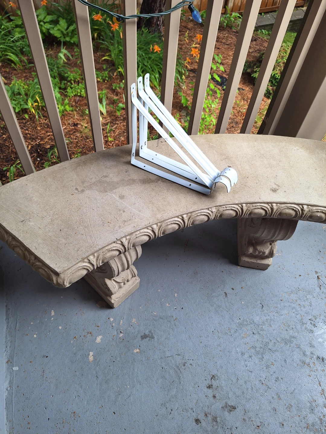 White Metal Shelf Brackets (Set of 3)