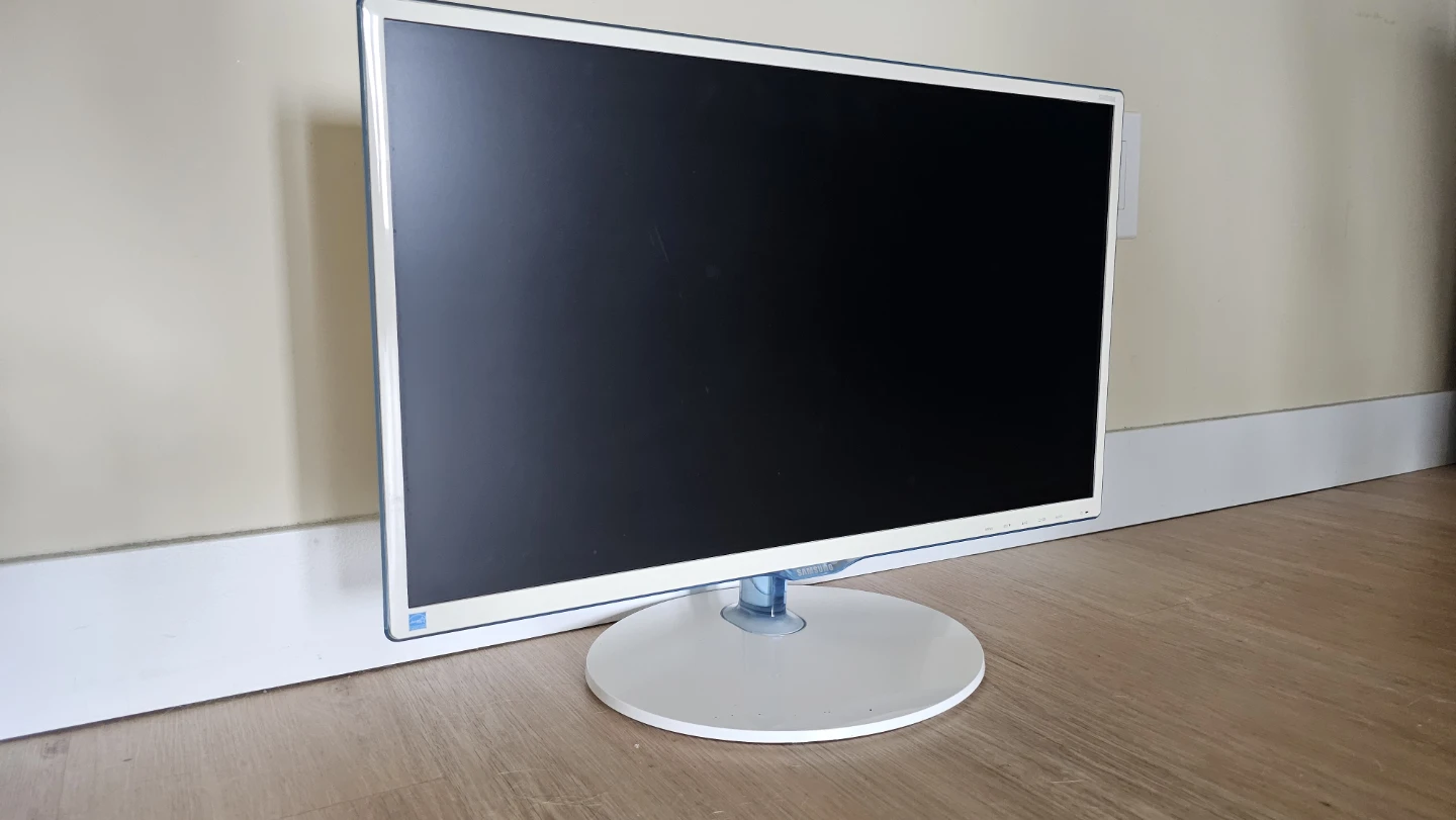 Samsung Monitor 24" - photo 3