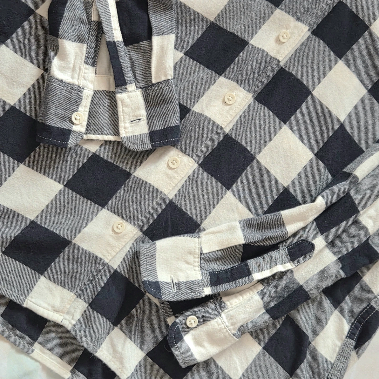 Uniqlo Navy Flannel Plaid Button-Up Shirt - photo 5