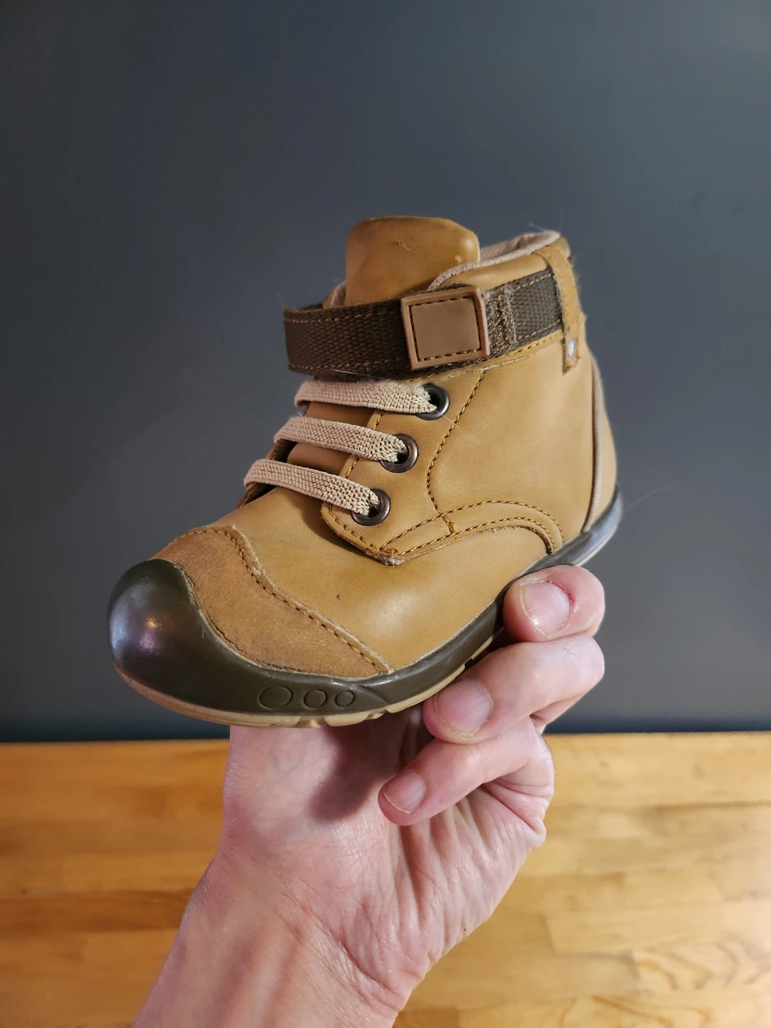 Toddlers Strap-on Leather boots- (Size 6) - photo 5