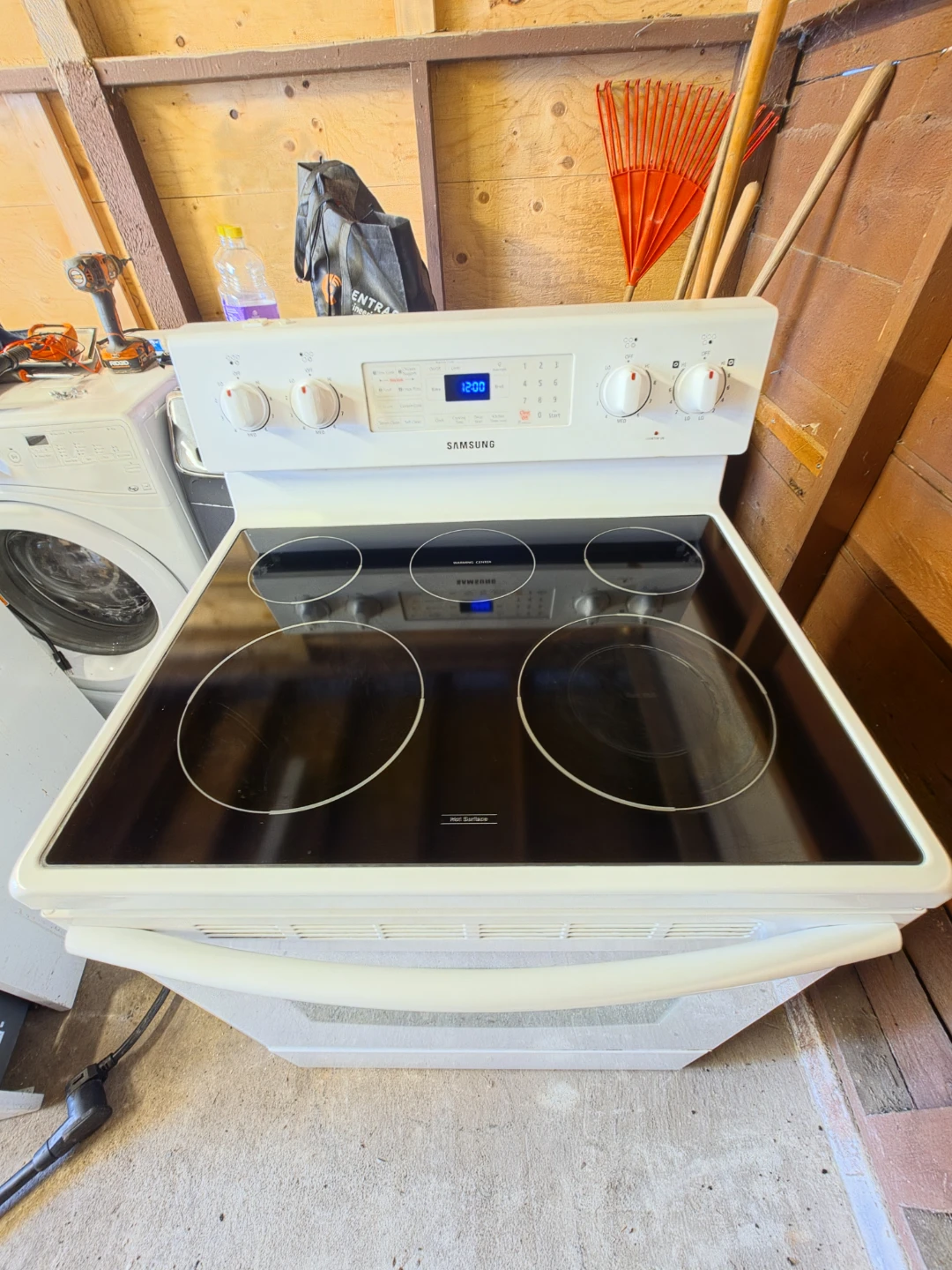 **Delivery Available -White  Samsung Electric Range!! - photo 3
