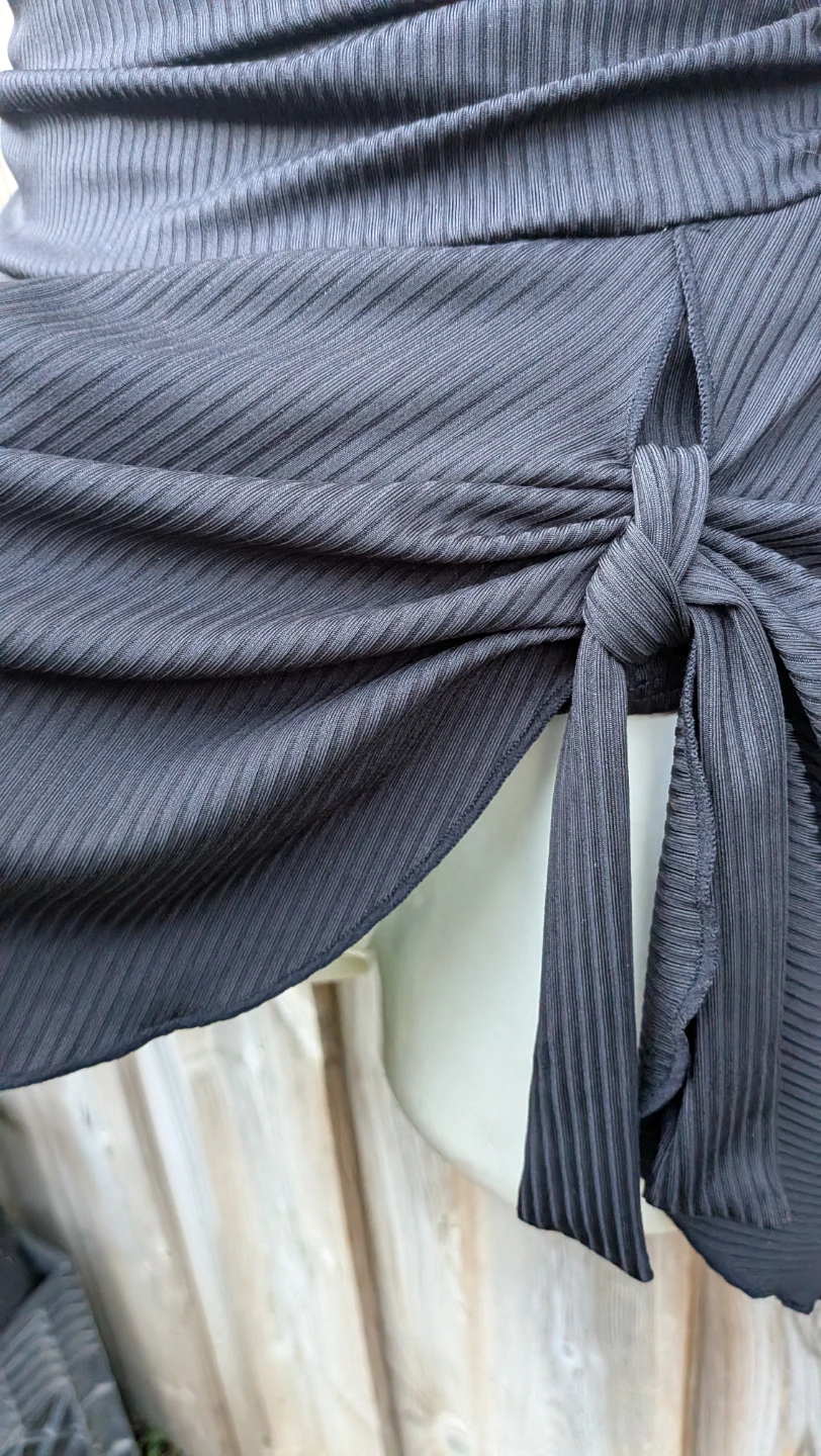 Black Ribbed One-Piece Swimsuit with Skirt - photo 5
