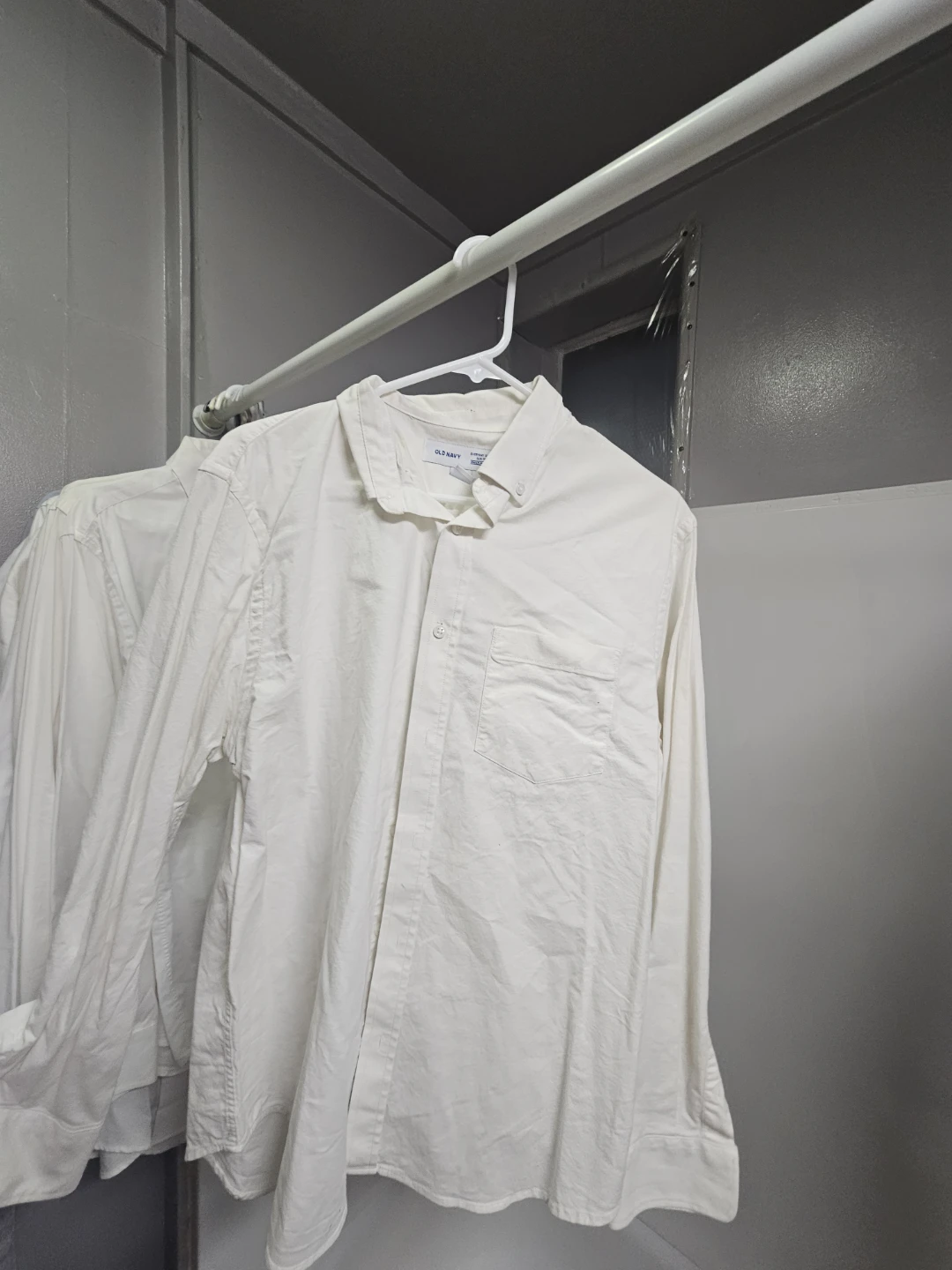 Old Navy White Button-Down Shirt - photo 2