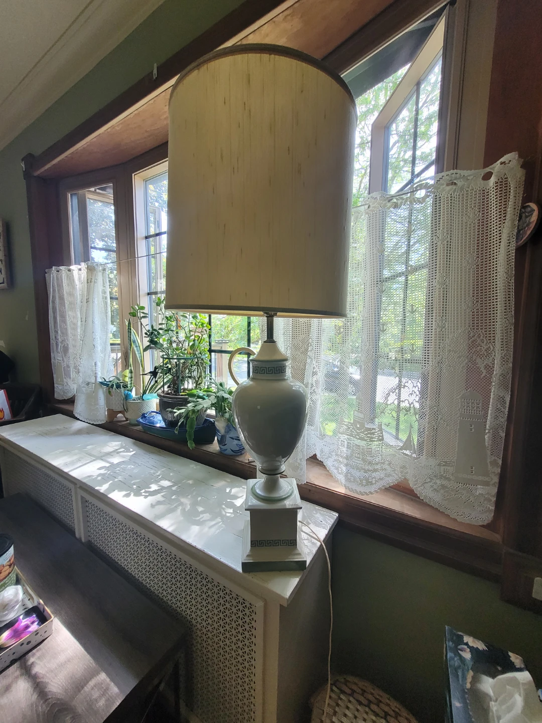 Vintage White Ceramic Table Lamp with Greek Key Accent - photo 2