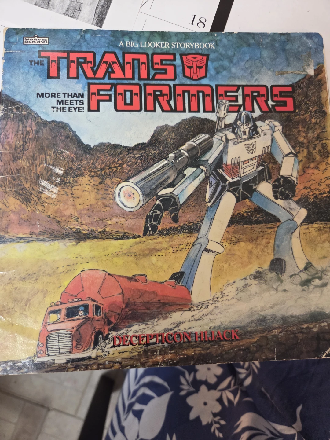 The Transformers: Decepticon Hijack Big Looker Storybook