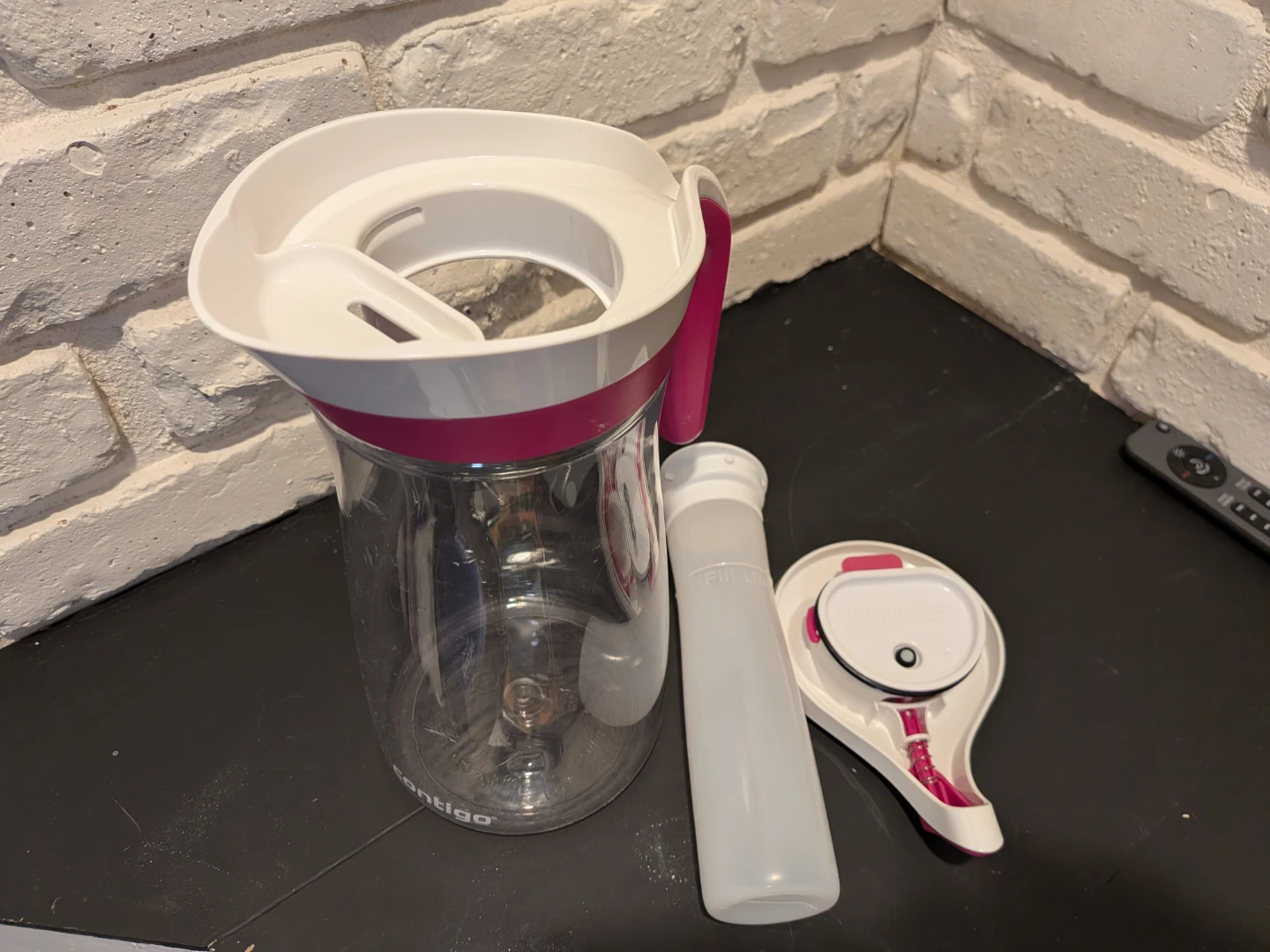Contigo Pitcher with ice core insert - photo 2