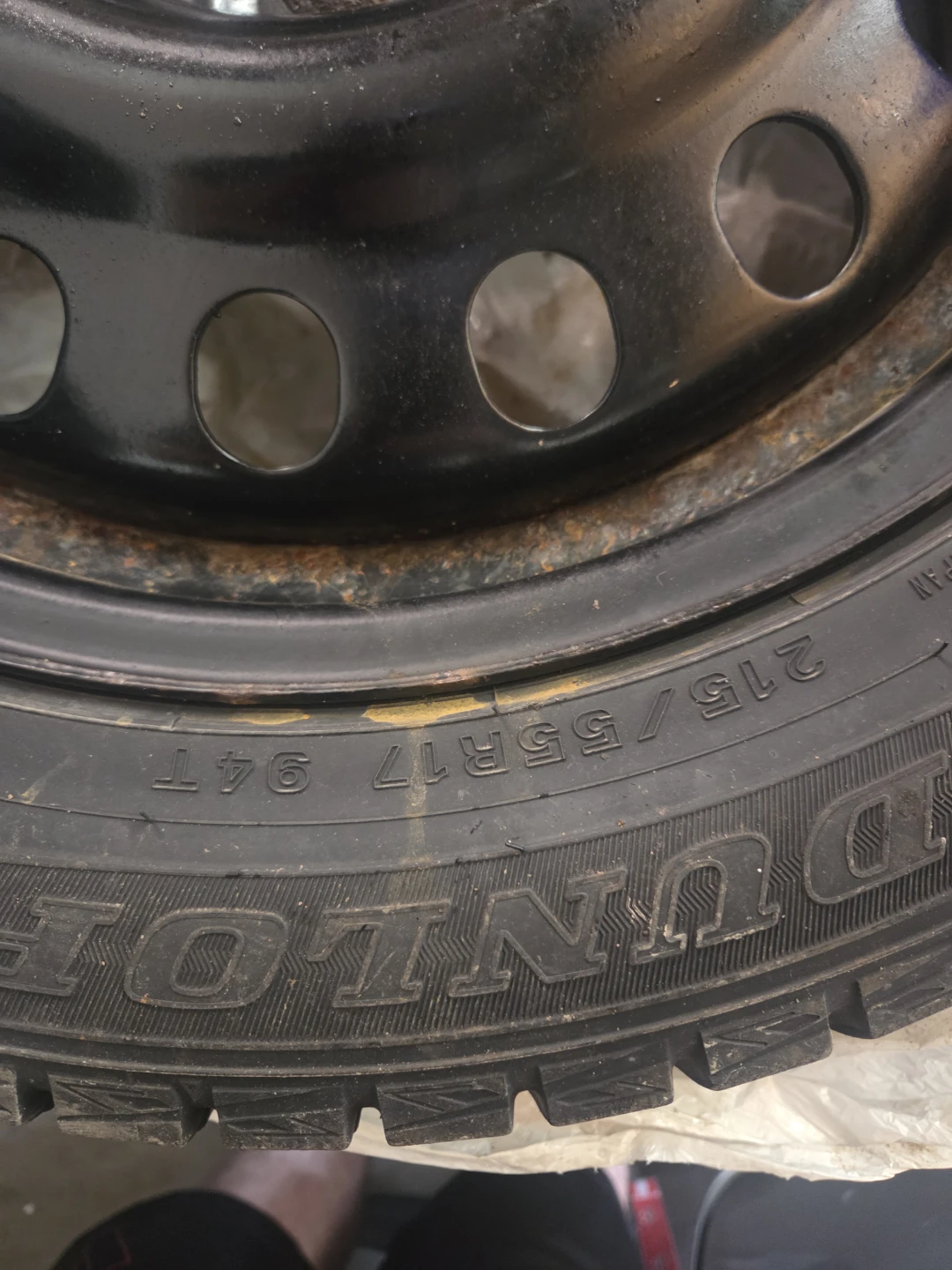Dunlop Tire 215/55R17