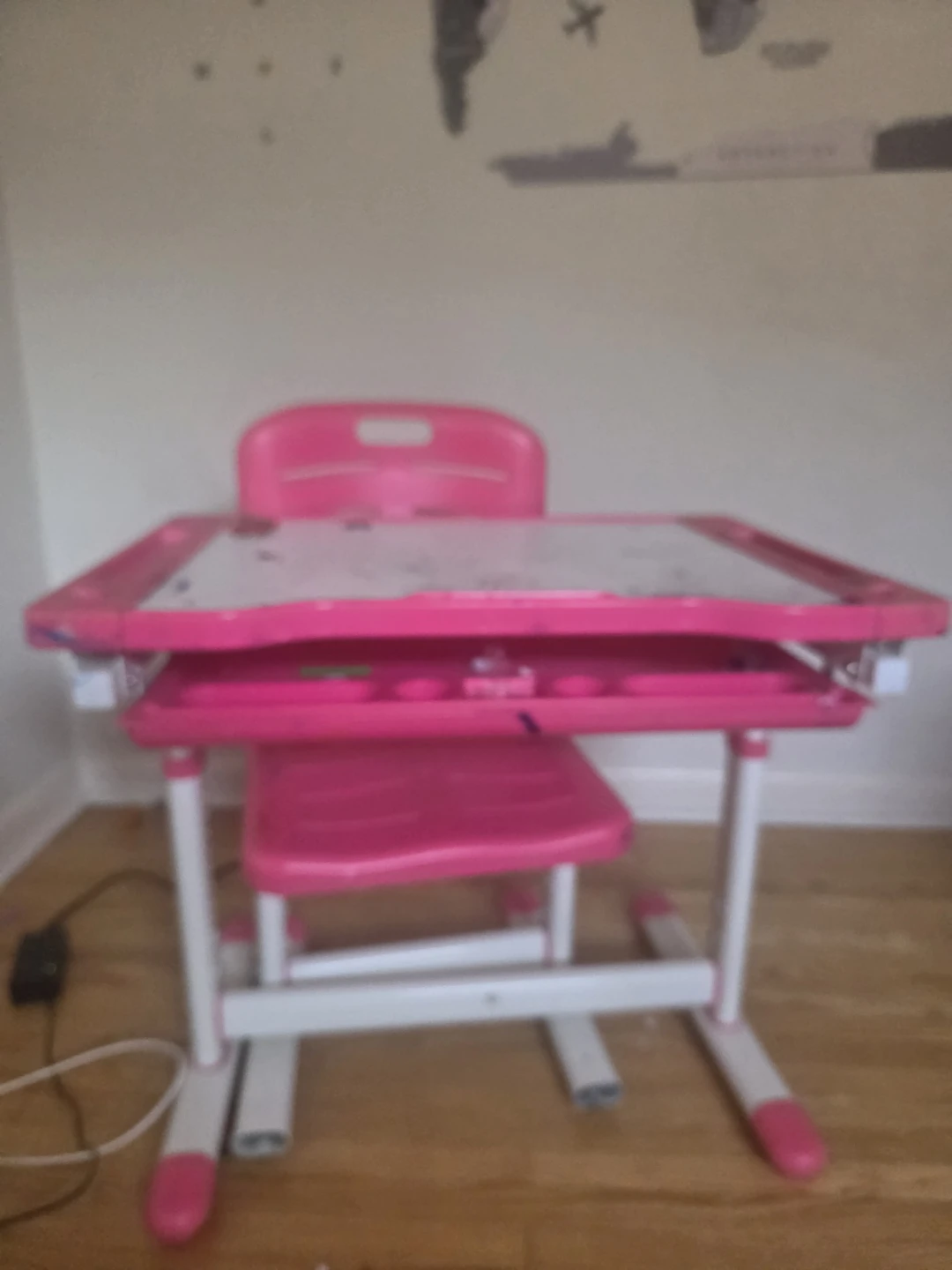 Kid's Pink Art Desk and Chair Set - photo 3