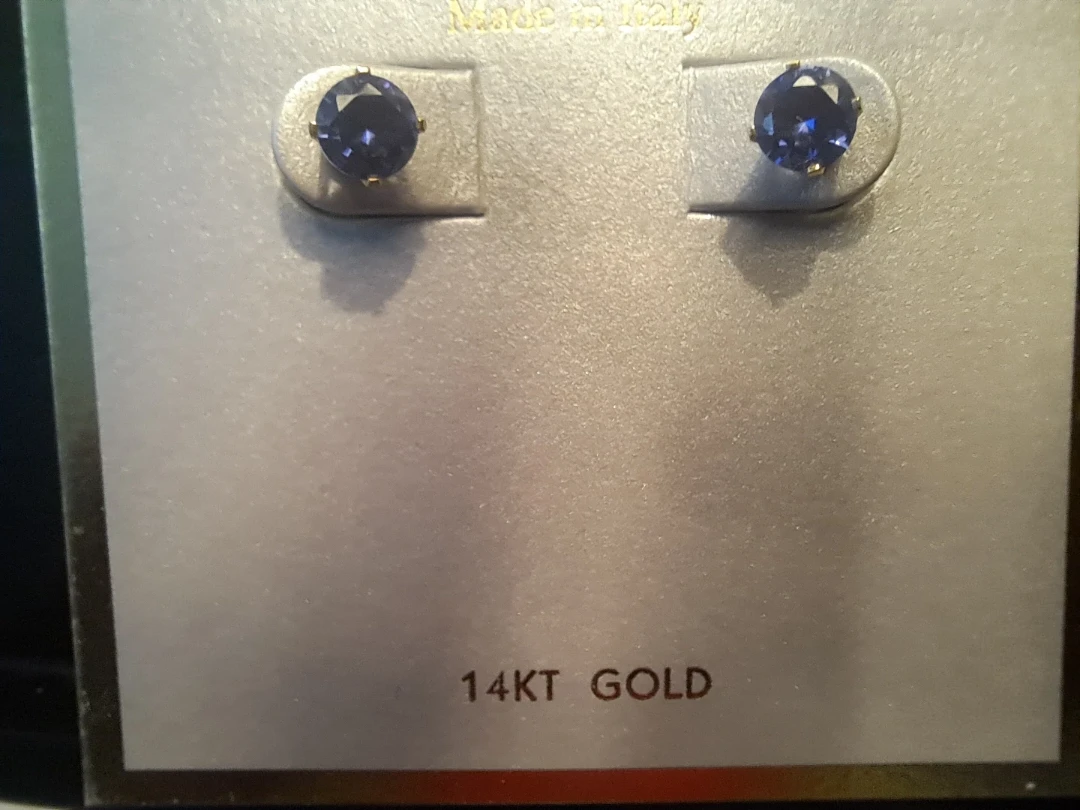 14K Gorgeous Gold Purple Gemstone Earrings