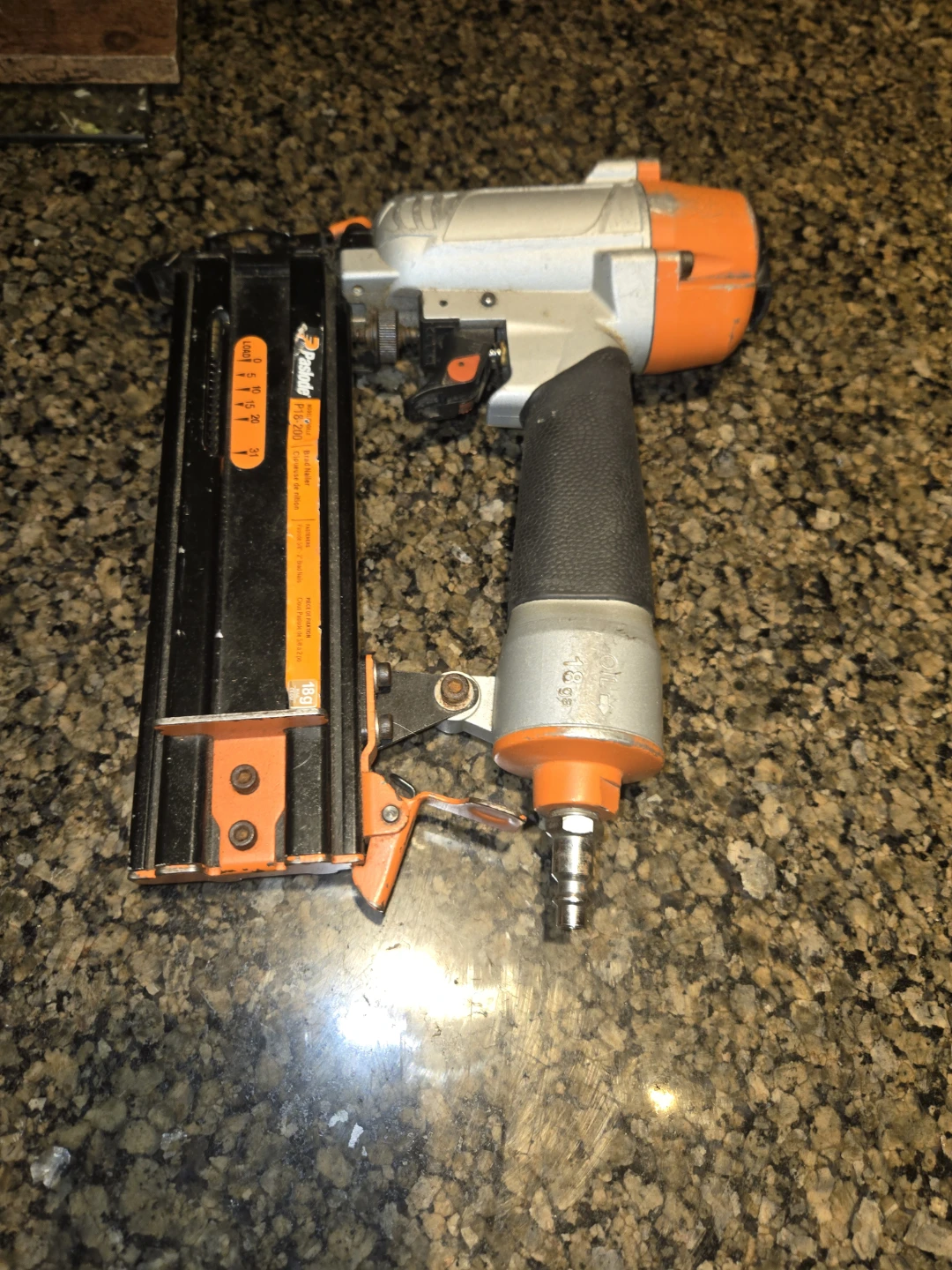 Paslode 18-Gauge Brad Nailer P18-200