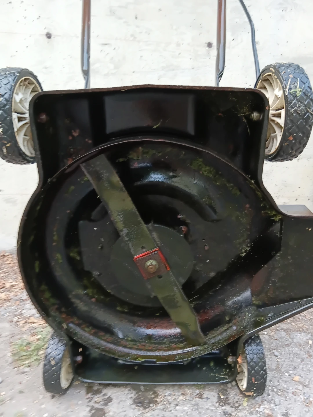 Black & Decker Compact Electric Mower - photo 3