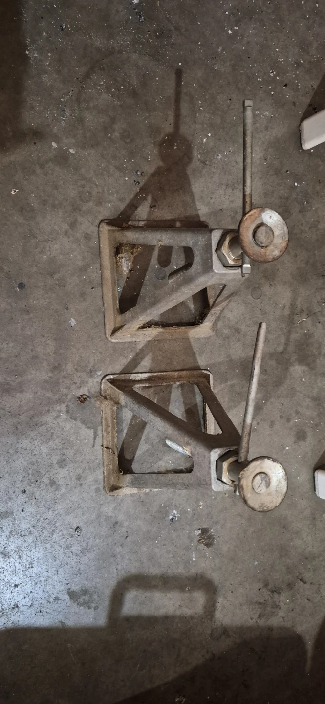 Jack stands
