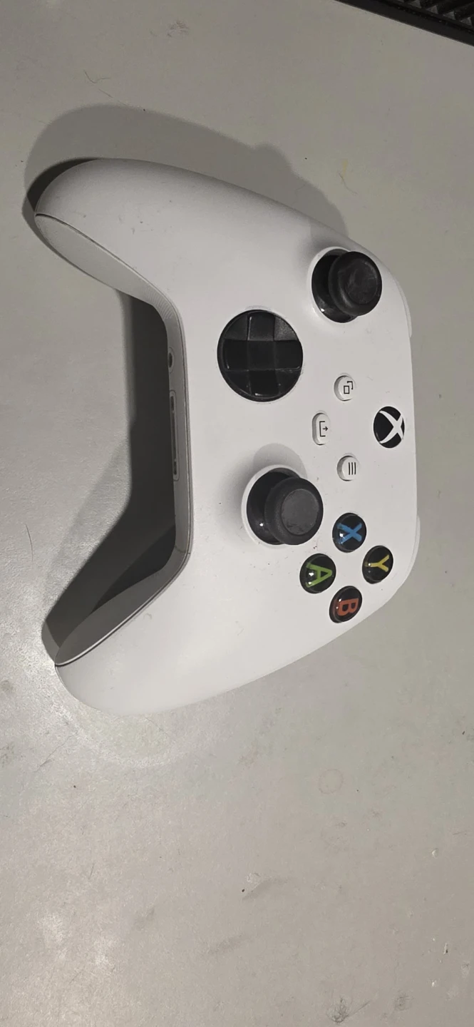 Xbox One Console with Controller - photo 2