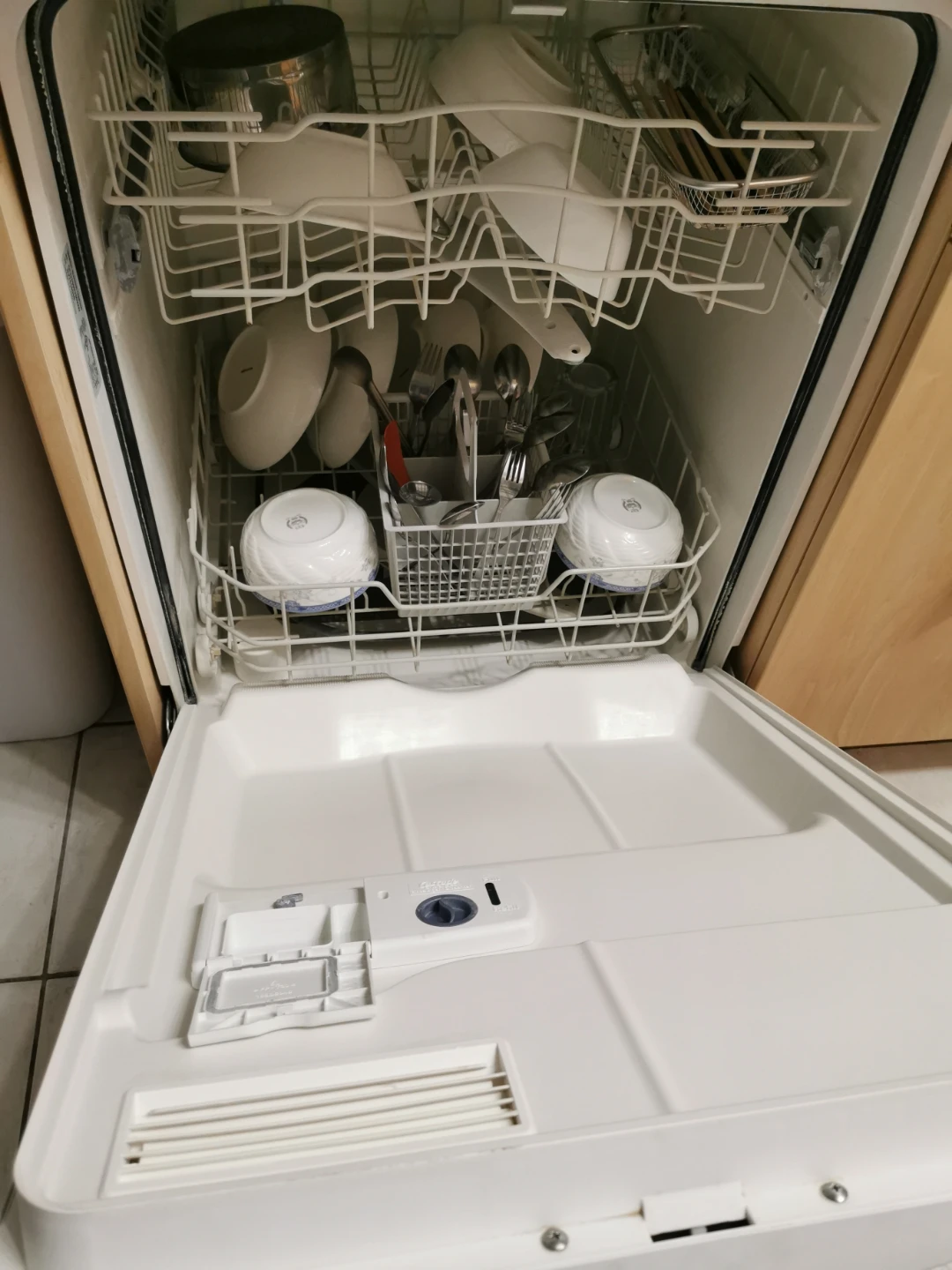 GE Dishwasher - photo 2