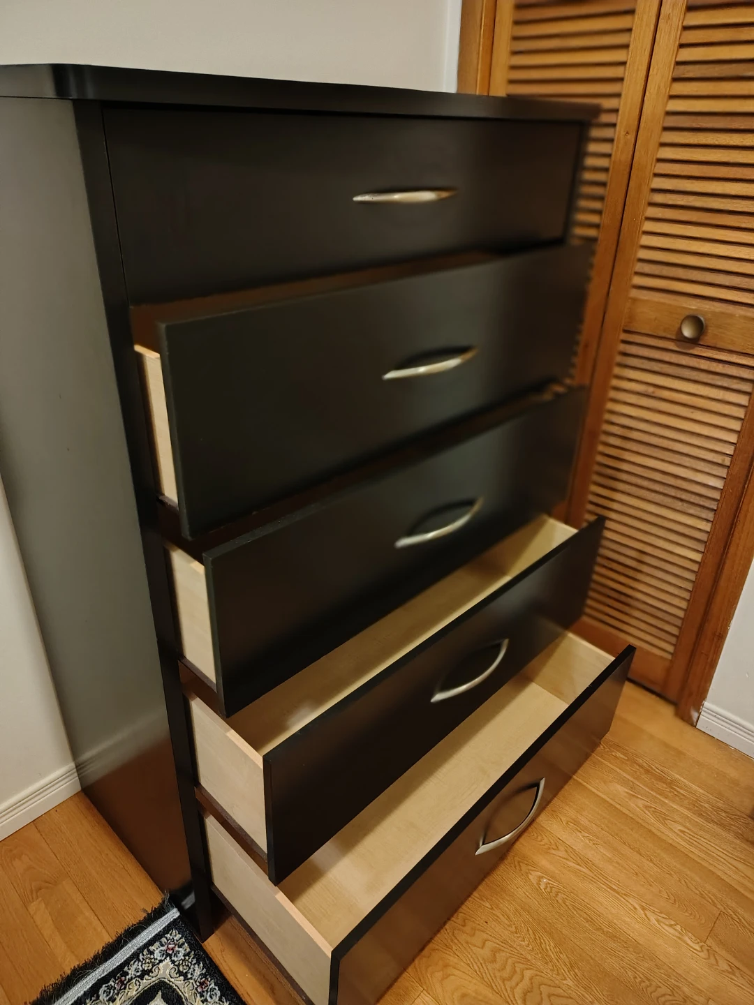 Black 5-Drawer Dresser , like new - photo 4