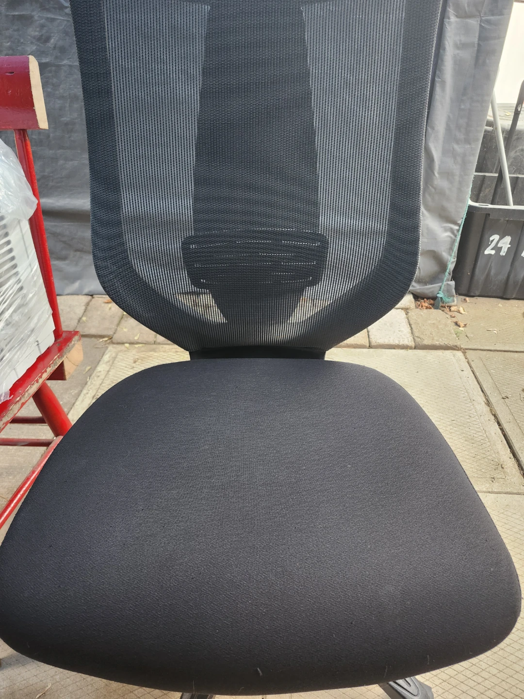 Black Mesh Office Chair - photo 2