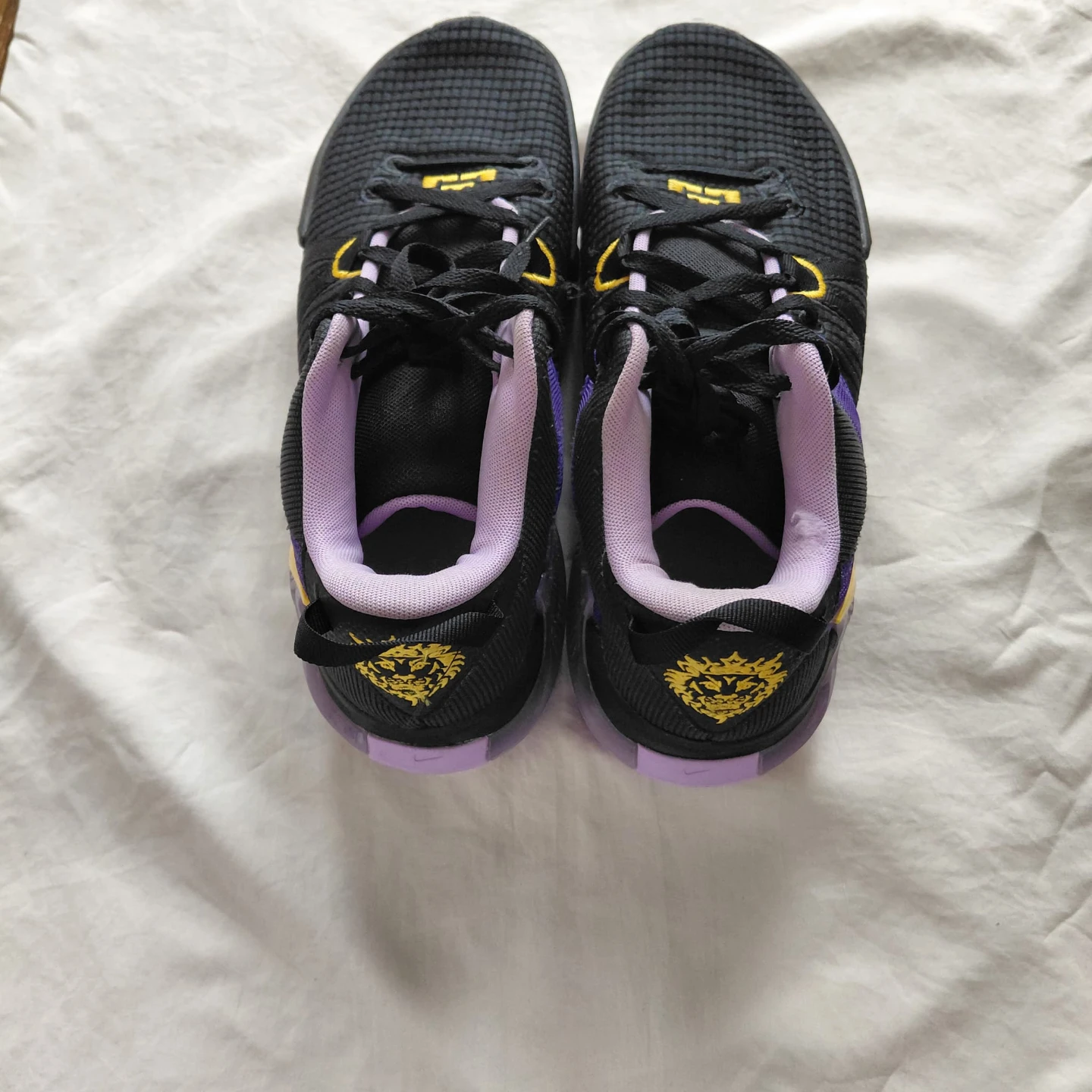 Nike LeBron Witness 5 Basketball Shoes - photo 3