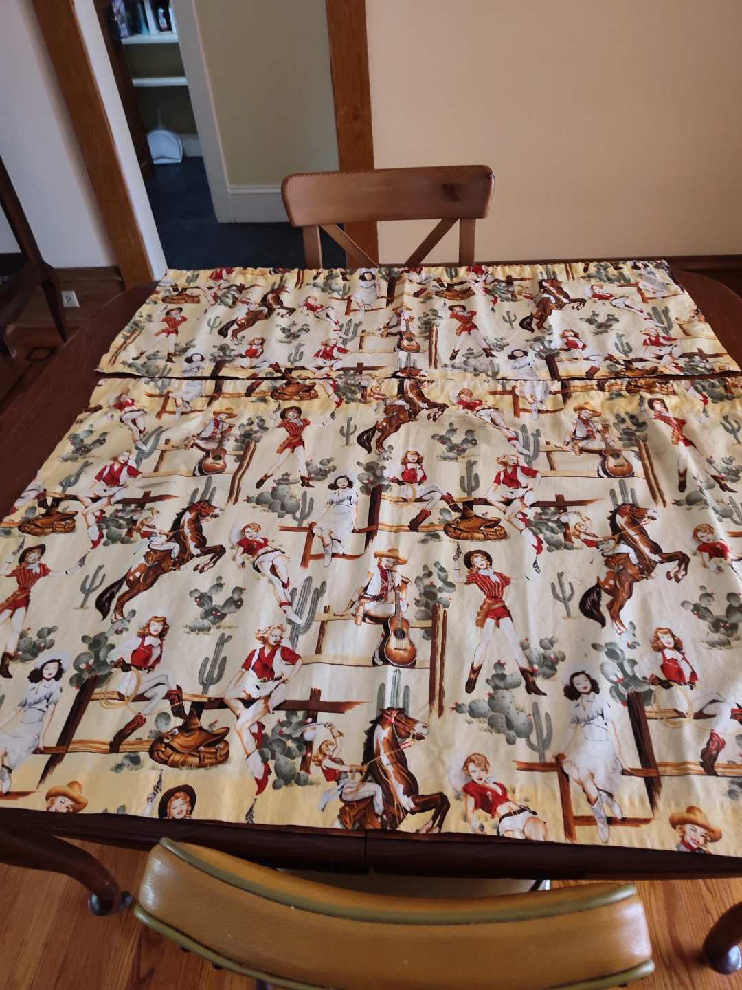 Vintage Cowgirl and Cactus Print Kitchen Curtains - photo 3