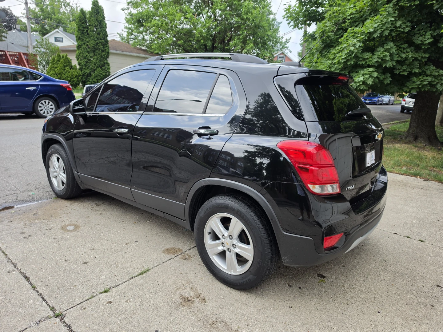 Black Chevrolet Trax LT SUV - photo 2