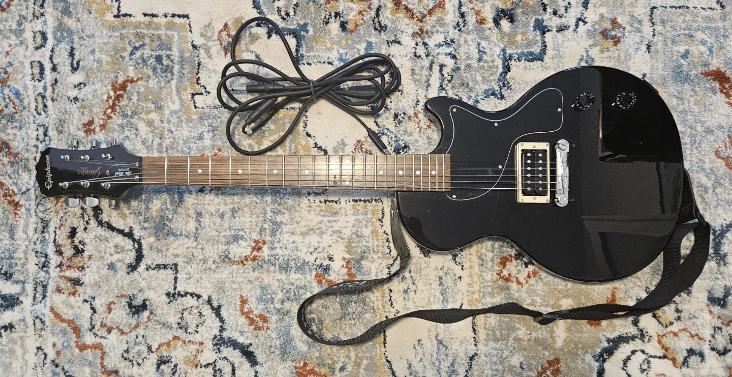 Epiphone Les Paul Junior Guitar with Strap and 10' USB Cable
