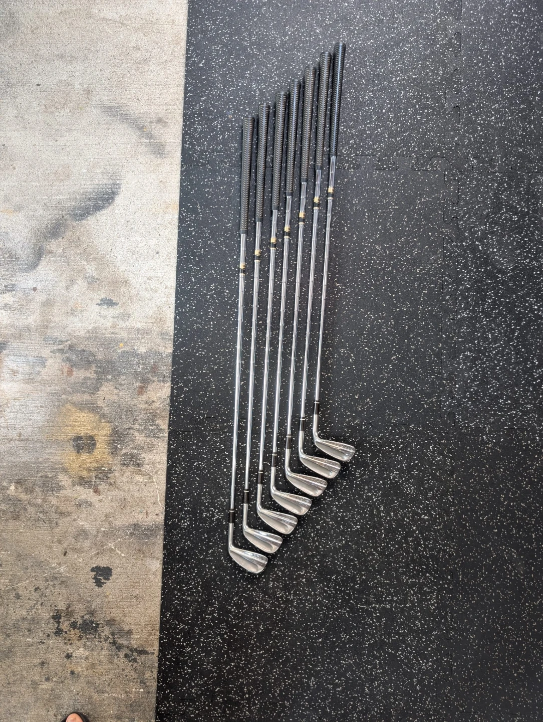 Right handed MacGregor Eliminator Golf club Irons - photo 5
