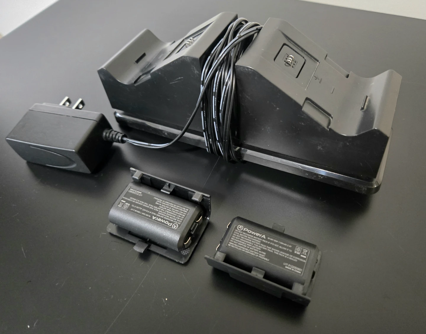 PowerA Dual Charging Dock for Xbox One + 2 Batteries - photo 2