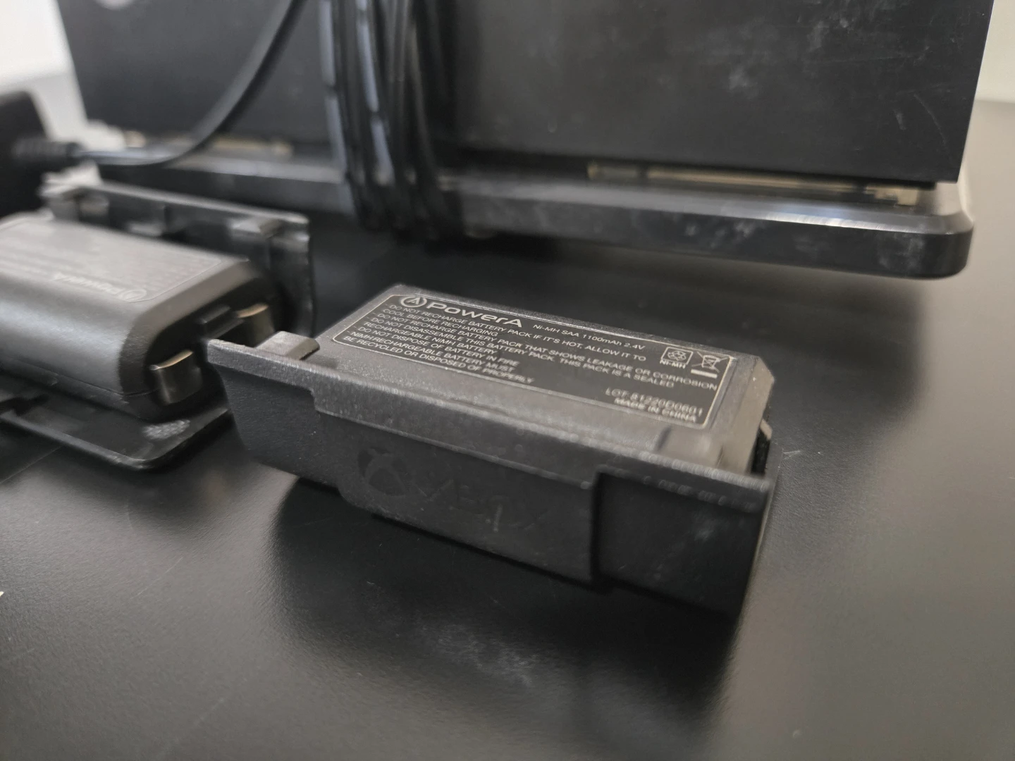 PowerA Dual Charging Dock for Xbox One + 2 Batteries - photo 5
