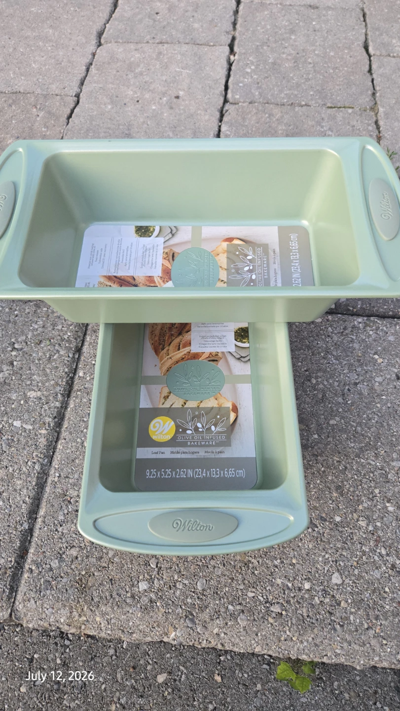 Wilton Olive Oil Infused Loaf Pan