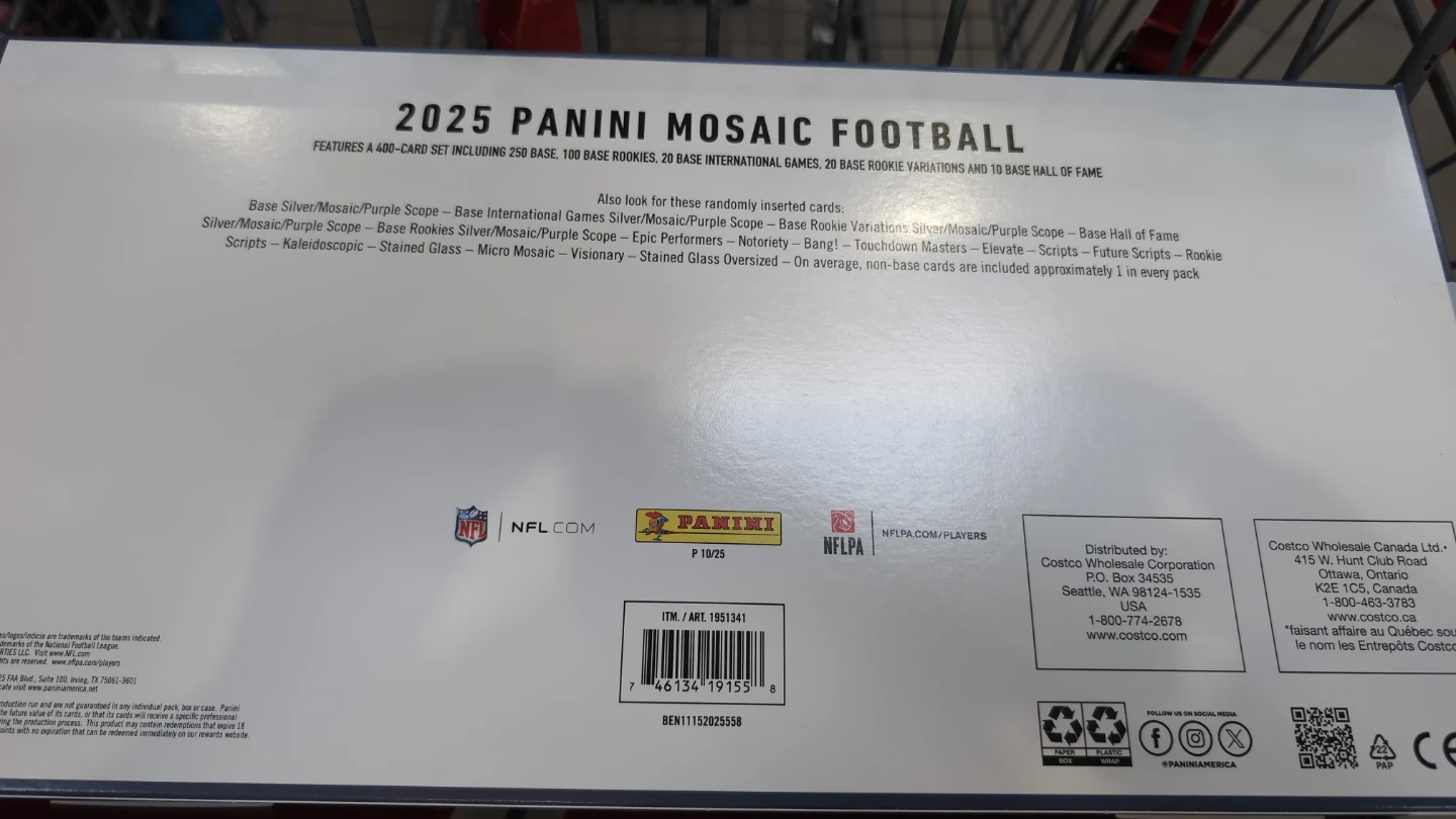 2025 Panini Mosaic NFL Football Trading Cards Mega Box - photo 3