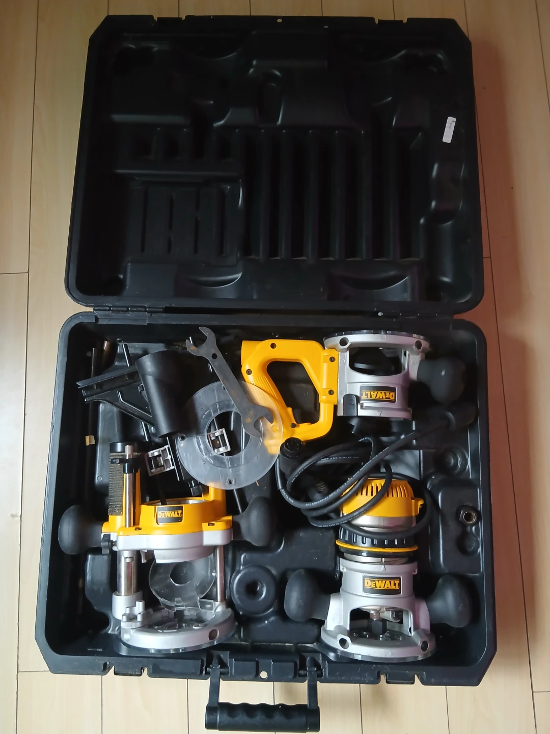 DEWALT Router Set with Case - photo 2