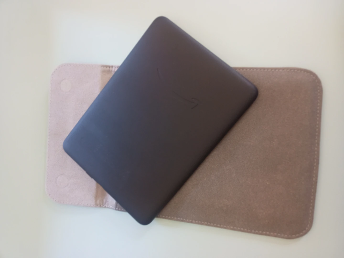 Kindle Paperwhite 12th gen with sleeve - photo 2