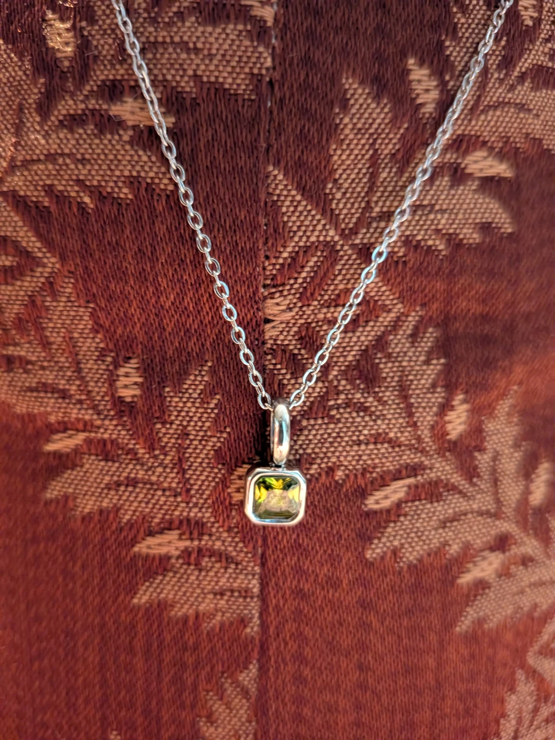 Silver Necklace with Green/Peridot Pendant - photo 2