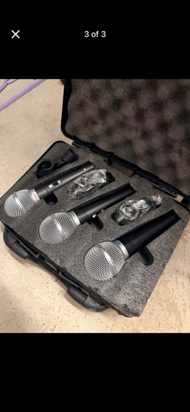 3 Shure Microphones with Case - photo 2